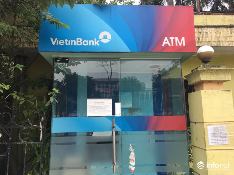 Vietinbank dán thông báo, ATM ở trung tâm huyện Thanh Trì tạm ngừng phục vụ kể từ ngày 6/1/2020