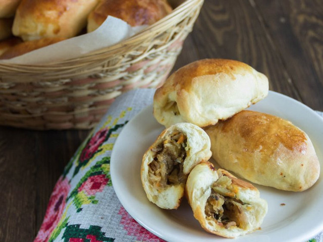 Người dân khắp nơi trên thế giới ăn lót dạ món gì khi chưa tới bữa? ảnh 15