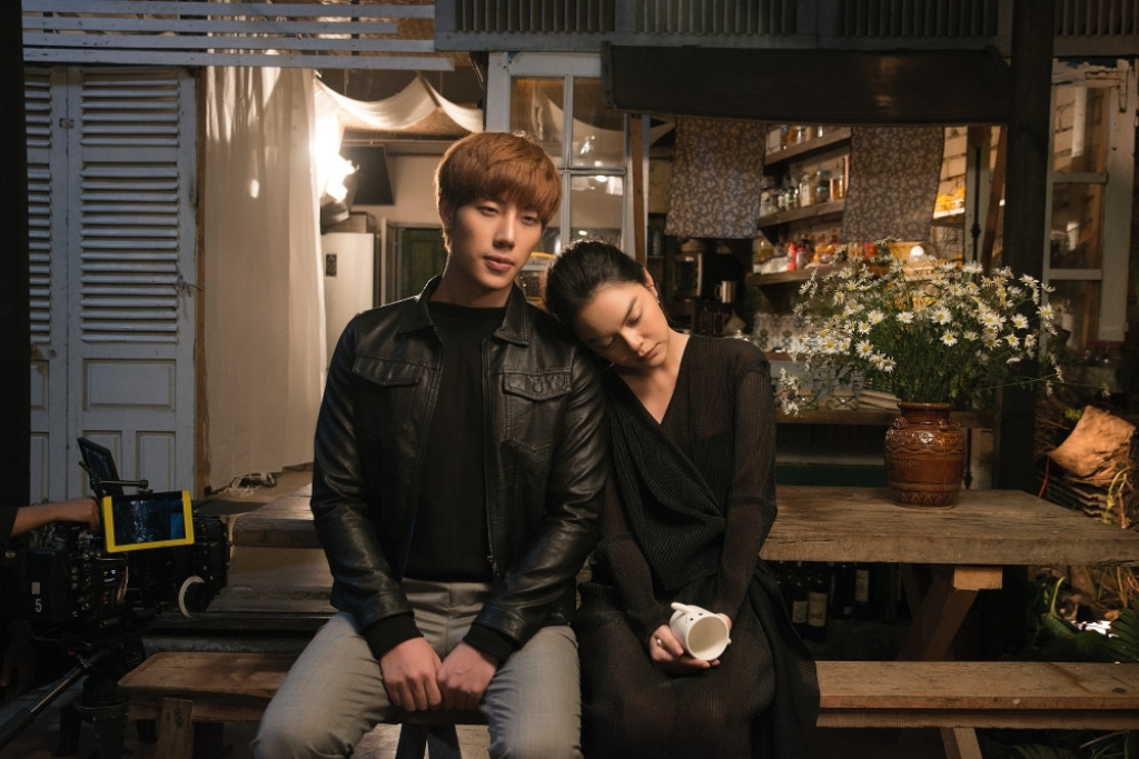 Phạm Quỳnh Anh bật khóc nức nở trong teaser MV, kể về "những ngày u ám nhất cuộc đời" ảnh 3