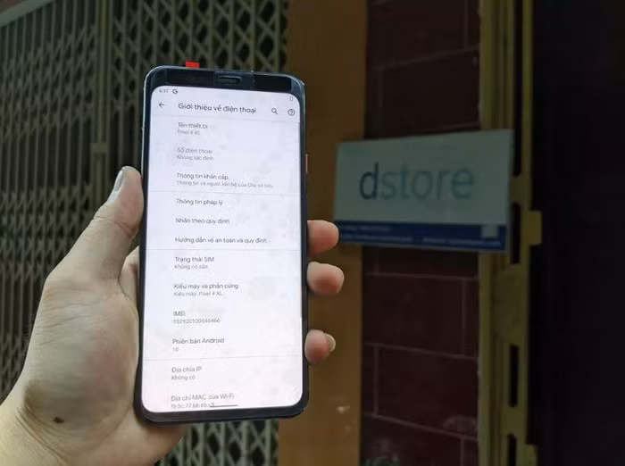 Hình ảnh Pixel 4 rò rỉ cho thấy máy có viền màn hình khá dày, một điểm lạ so với những thiết bị khác trên thị trường di động hiện nay.