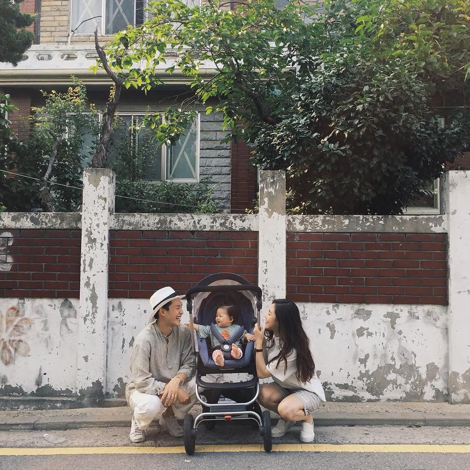 Yêu thương và quan tâm đến gia đình mình hơn, các bạn trẻ nhé!