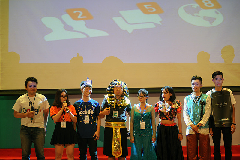 Với sự năng động, tự tin và sáng tạo, các bạn sinh viên đã mang đến những phần thi rất hấp dẫn và được đầu tư chuẩn bị công phu.