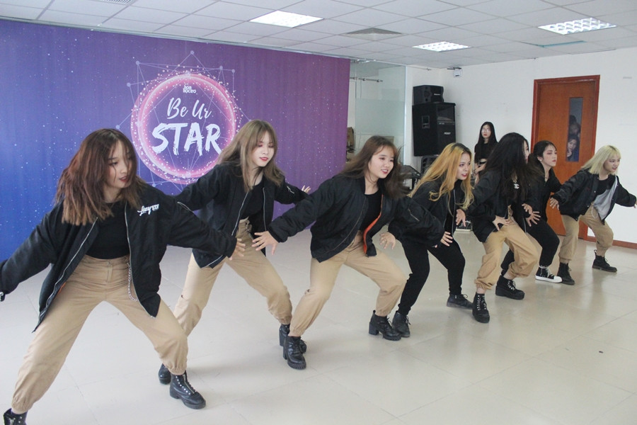 Không chỉ xuất sắc về vũ đạo, các nhóm nhảy còn thể hiện thần thái và đầu tư trang phục cực "chất".