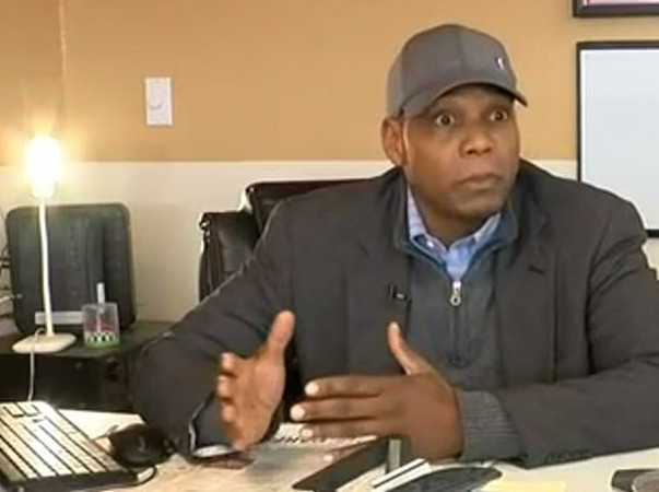 Bác James Charles – một người chủ salon ô tô vô cùng nhân hậu.