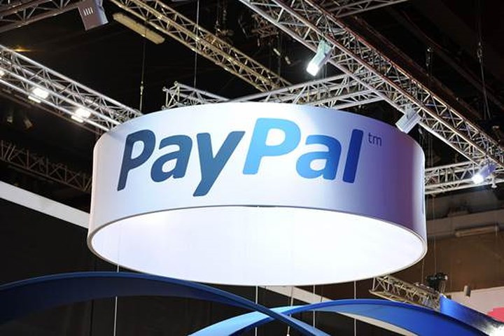 PayPal được thành lập bởi Ken Howery, Luke Nosek, Max Levchin, Peter Thiel và Elon Musk vào tháng 12/1998. Vốn thị trường ước đạt 95,6 tỷ USD, tăng trưởng 129% trong 10 năm qua.