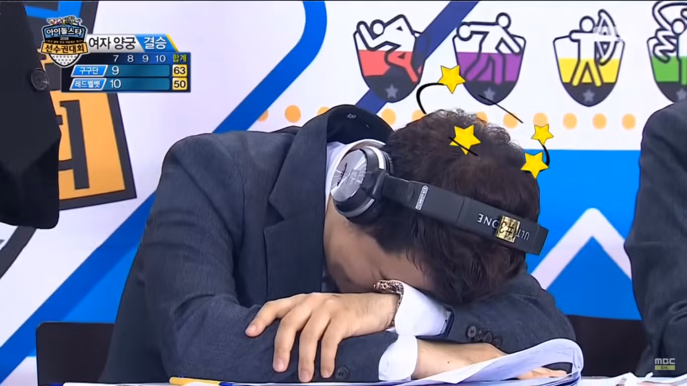 Thì MC Jun Hyun Moo méo xệch vì thua cược