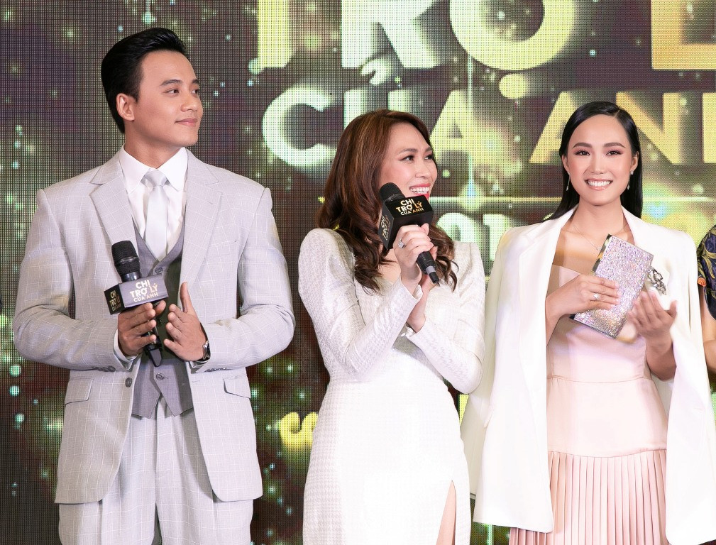 Tuyết Anh bên cặp đôi diễn viên chính Mỹ Tâm - Mai Tài Phến.