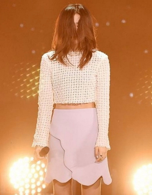 Ngay cả khi đang đứng trên sân khấu, Seulgi cũng làm điều này, khiến nhiều khán giả giật mình khi nhìn thấy.