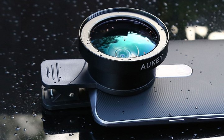 Bộ ống kính Aukey Ora là ống kính góc rộng lên tới 140 độ và macro 10x để chụp cận cảnh.
