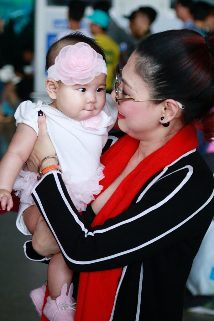 Đã 2 năm rồi cô mới về nhà đón năm mới nên rất háo hức. Những năm trước, cô thường mừng năm mới ở Mỹ.