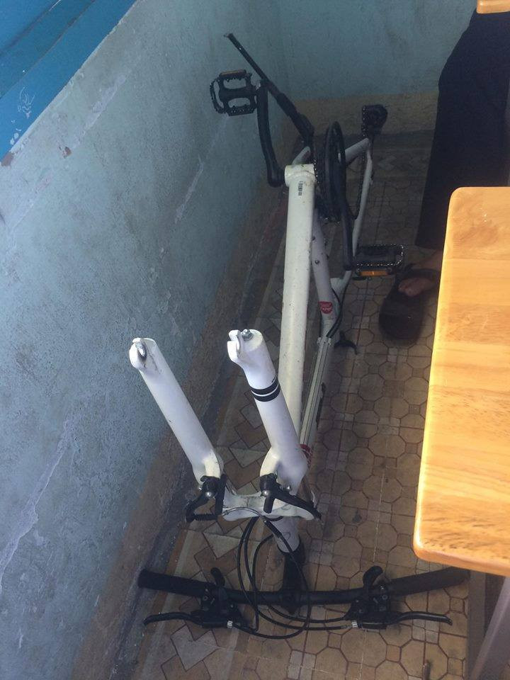 Về kiểu gì khi xe không có bánh.