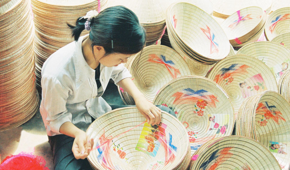 Làng Chuông - ngôi làng của những chiếc nón lá đã gửi đi một thông điệp nồng hậu, mộc mạc.