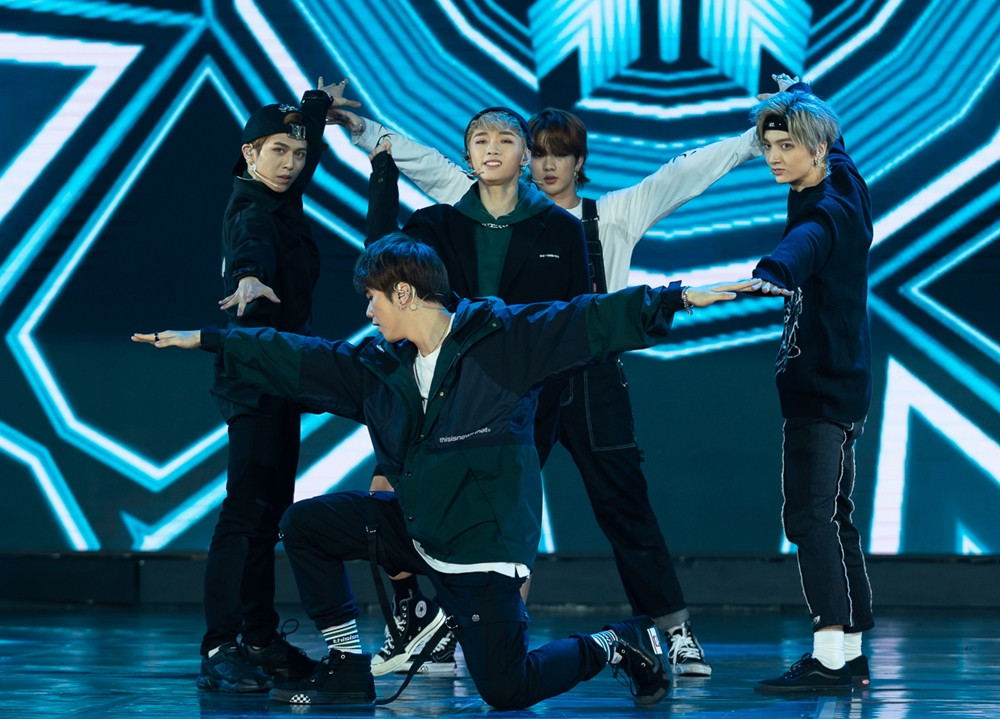 Zico, (G)I-DLE bùng nổ, S.T, Nguyễn Trần Trung Quân mang màu sắc cổ trang lên sân khấu ảnh 3