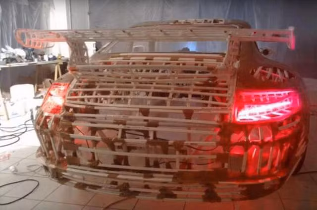 Chiếc "siêu xe" chỉ nặng dưới 100 kg.