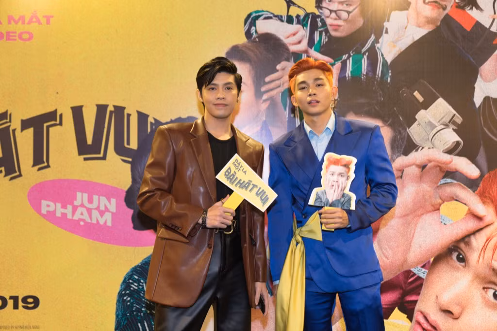 Jun Phạm nghẹn ngào chia sẻ về MV lấy cảm hứng từ tiểu thuyết “Số Đỏ” ảnh 2 Jun Phạm nghẹn ngào chia sẻ về MV lấy cảm hứng từ tiểu thuyết “Số Đỏ” ảnh 2