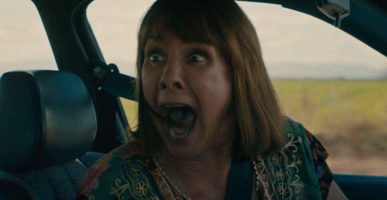 Khiến mẹ cô la lên thất thanh.