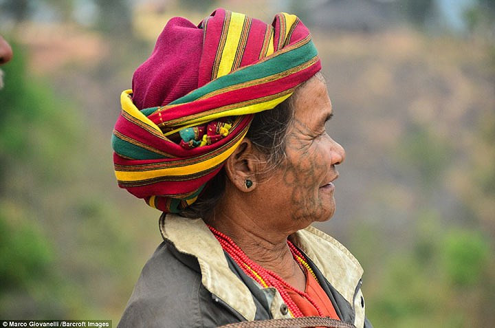 Chính những người phụ nữ ở đây giúp anh thay đổi quan điểm về cái đẹp.