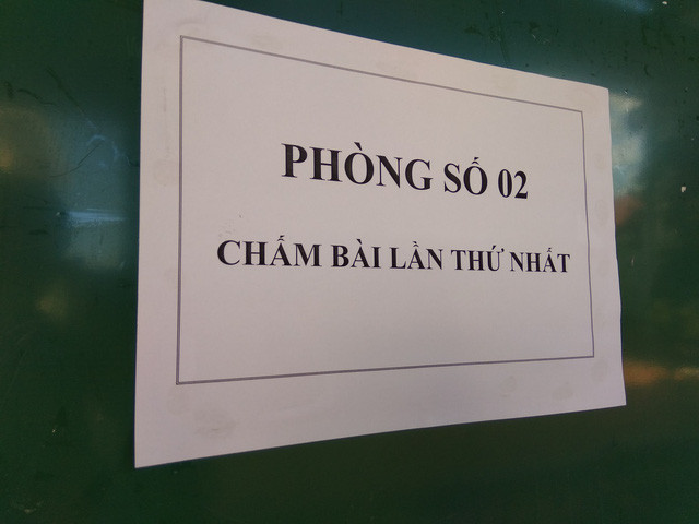 Việc chấm thi theo cụm đảm nguyên tắc cán bộ chấm thi không chấm bài thi của thí sinh tỉnh mình.