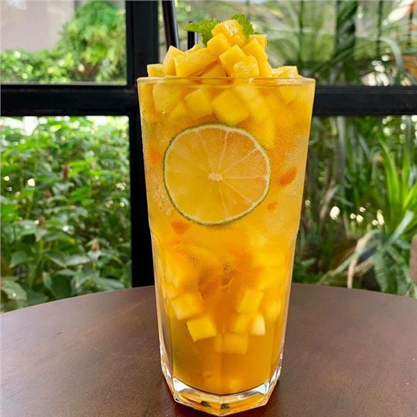 Bật mí thêm, chất lượng đồ uống của quán cũng khá ổn và đến quán vào buổi tối thì sẽ chụp ảnh đẹp hơn nhé!