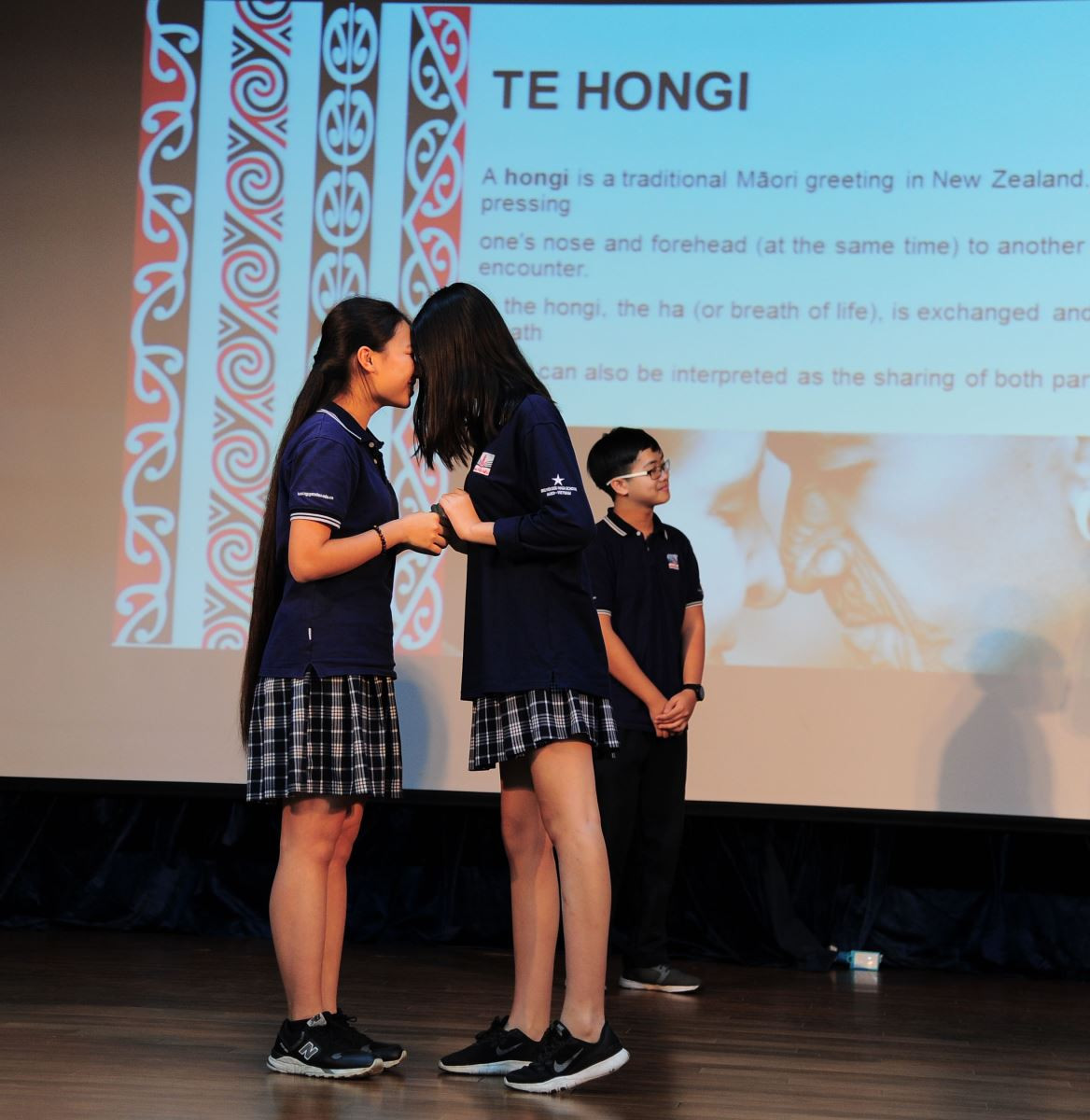 Kiểu chào đặc trưng của những Kiwis.