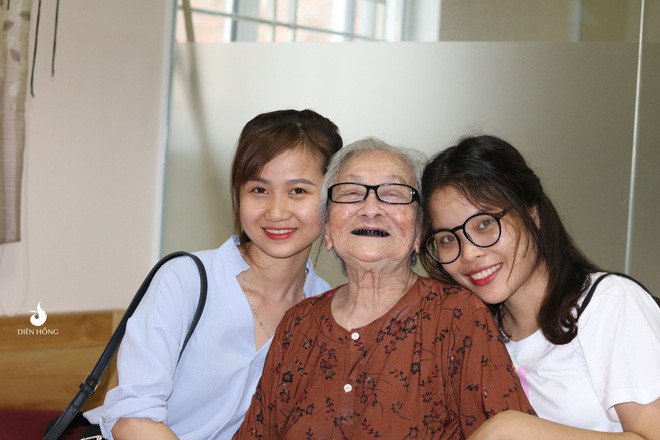 Các cụ sống rất hạnh phúc và yêu đời tại viện dưỡng lão.