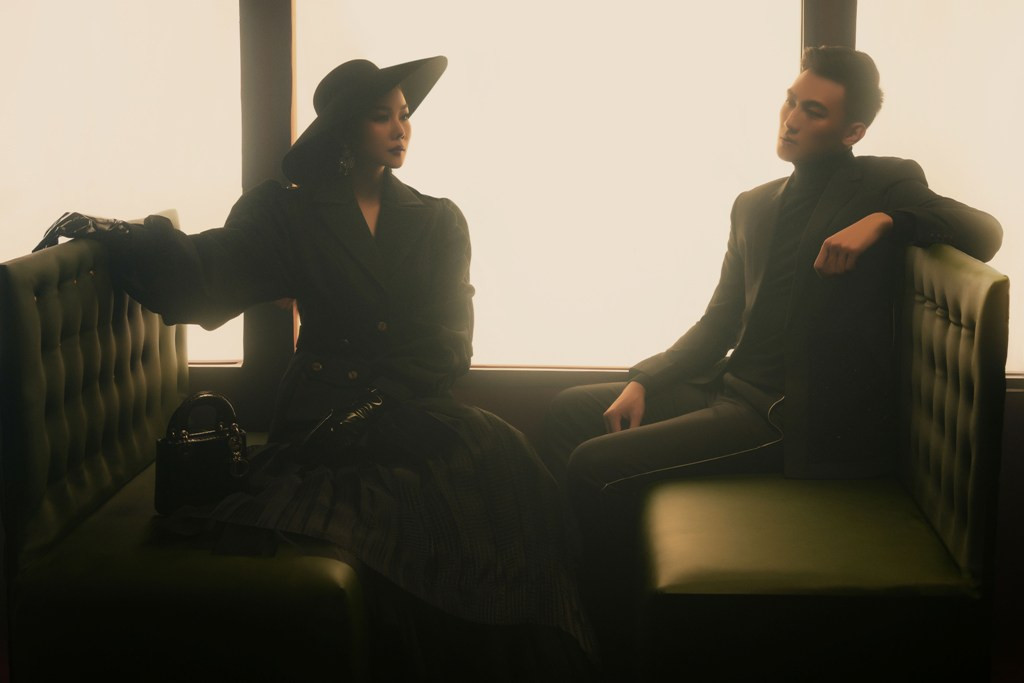 Thanh Hằng – Mạc Trung Kiên hóa thân thành cặp đôi quyền lực với màu đen cuốn hút, bí ẩn. Cả hai dùng thời trang làm ngôn ngữ thể hiện cá tính rất rõ ràng.