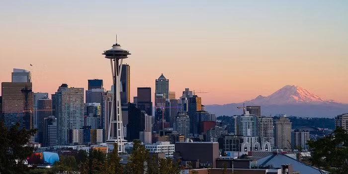 Facebook: “Nếu phải đi lau toàn bộ cửa sổ ở thành phố Seattle, bạn sẽ đòi bao nhiêu tiền?” (Ảnh: Wikipedia)