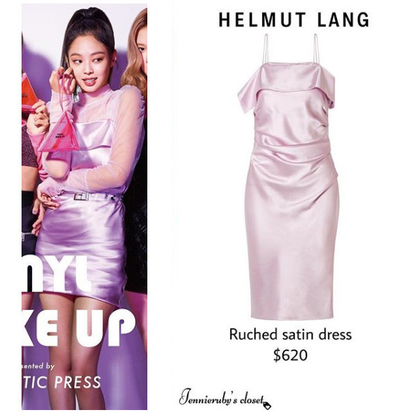 Khi Jennie chụp ảnh quảng cáo mỹ phẩm cùng nhóm Black Pink, cô cũng mặc một chiếc váy đã được cắt ngắn. Nguyên bản của nó dài quá gối, nhưng phiên bản Jennie mặc chỉ ngắn ngang đùi mà thôi. Xem ra công ty YG Ent rất sẵn sàng cắt xén các trang phục đắt giá, miễn sao nó tôn được thân hình thon thả của Jennie.