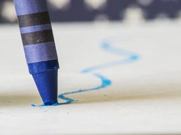 Chiếc bút màu xanh da trời nói rằng bạn rất giỏi quan sát.