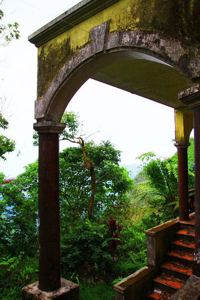 Khách sạn bỏ hoang Morin - Bạch Mã .