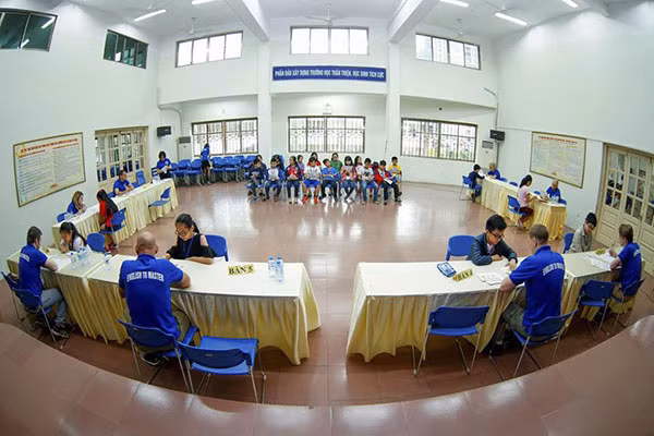 Cho con học trường nào tốt nhất vẫn luôn là băn khoăn của phụ huynh trước mỗi mùa tuyển sinh đầu cấp.