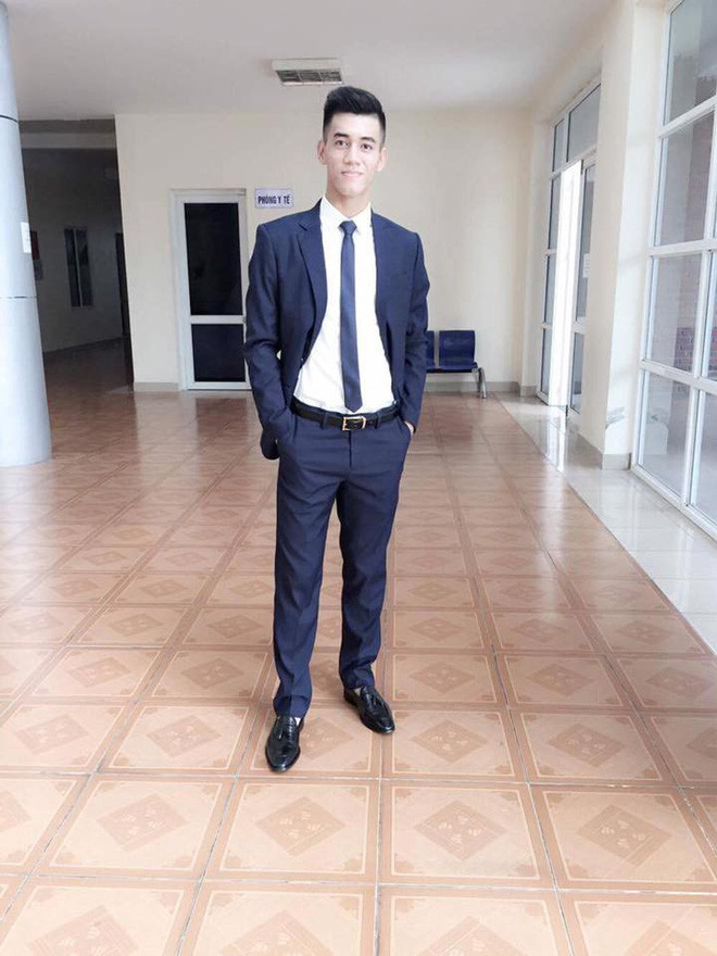 Chàng soái ca của đêm nay đây rồi!. (Ảnh: FBNV) Chàng soái ca của đêm nay đây rồi!. (Ảnh: FBNV)