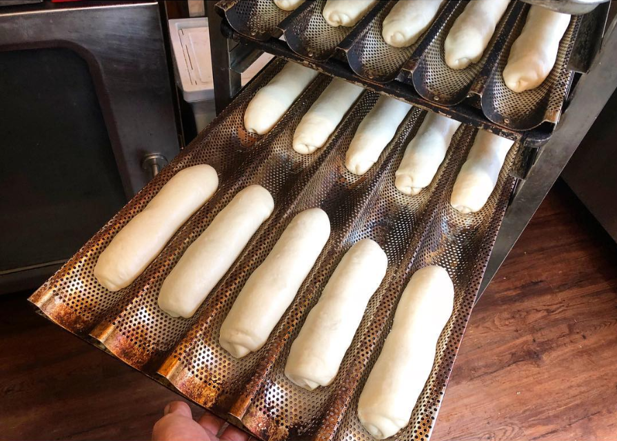 "Phải lòng" bánh mì Việt Nam, chàng trai Hàn Quốc quyết học bằng được "bí kíp" trước khi trở về ảnh 4