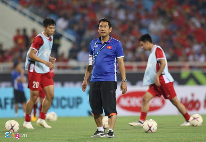 Trợ lý ngôn ngữ mới của ông Park Hang-seo nói được 7 thứ tiếng. Ảnh: Lê Minh.