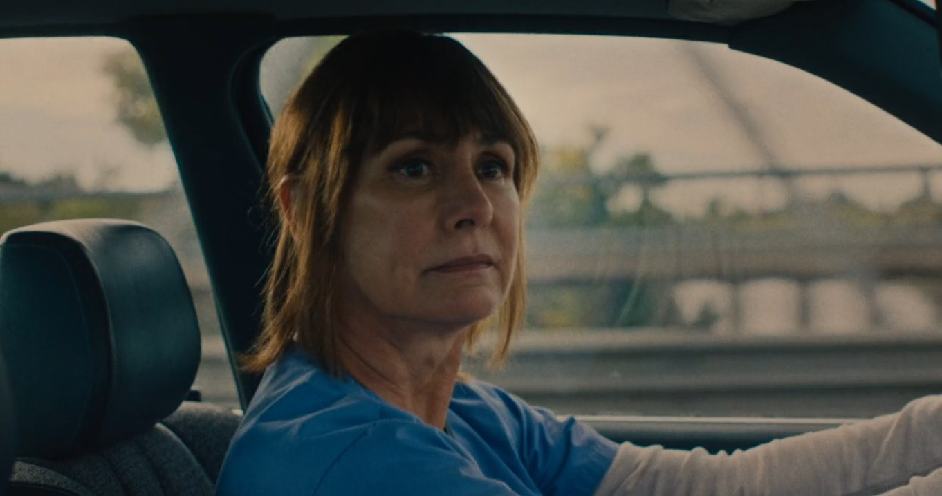 Christine đã trưởng thành để hiểu mẹ cô yêu cô rất nhiều, và cô cũng yêu mẹ rất nhiều, dù hành trình để hiểu được điều đó không mấy dễ dàng.