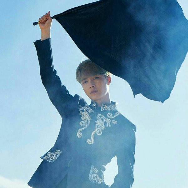 Lay đã phát hành tới 4 album riêng