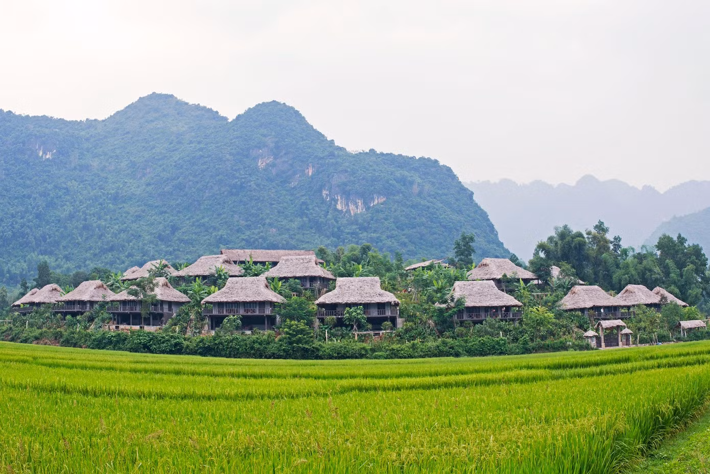 Kỳ nghỉ đến rồi, lập hội đi "xõa" ở 3 khu nghỉ dưỡng đẹp miễn chê ngay gần Hà Nội nào! ảnh 1