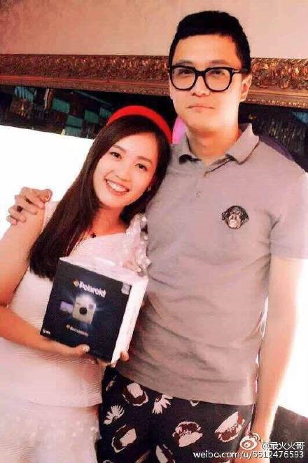 Cho đến khi Mã Dung bị tố ngoại tình với quản lý của chồng.