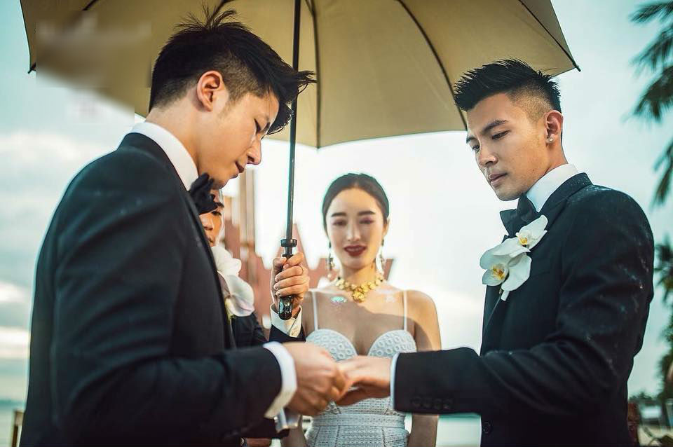 Edison và Adorn thu hút sự chú ý vì cả hai đều có ngoại hình điển trai.