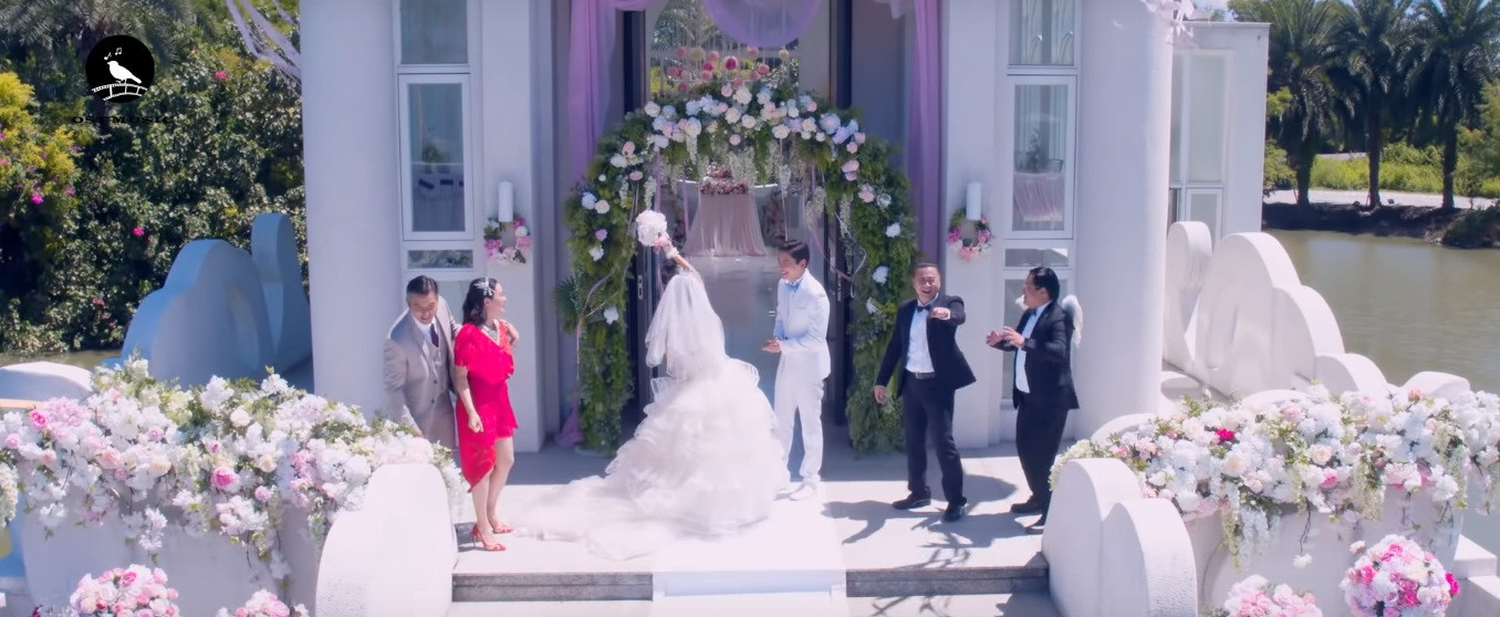 Khi Viên Tương Cầm ném hoa cưới...