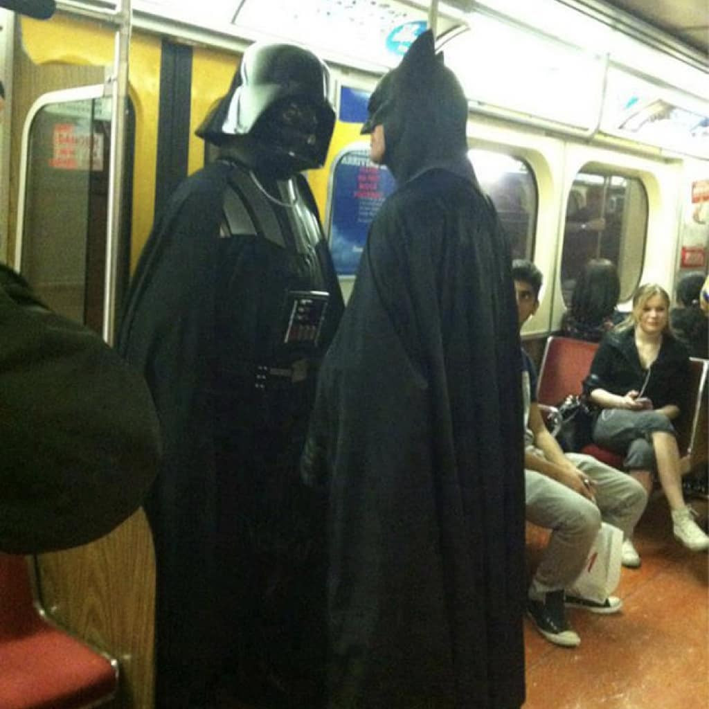 Cuộc chám trán "trong mơ" giữa Batman và Darth Vader.