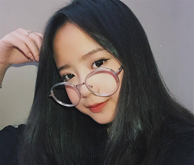 Diện mạo của nữ sinh “chỉ nhìn bóng lưng thôi cũng đẹp” đang hot trên mạng ảnh 3