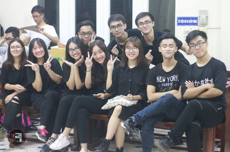 Truyền thuyết “những người đẹp trai, xinh gái thường hút nhau” là có thật!