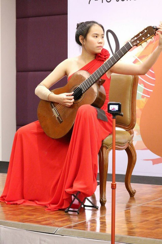 Cô gái Việt 16 tuổi giành giải Nhất Liên hoan guitar quốc tế châu Á ảnh 2