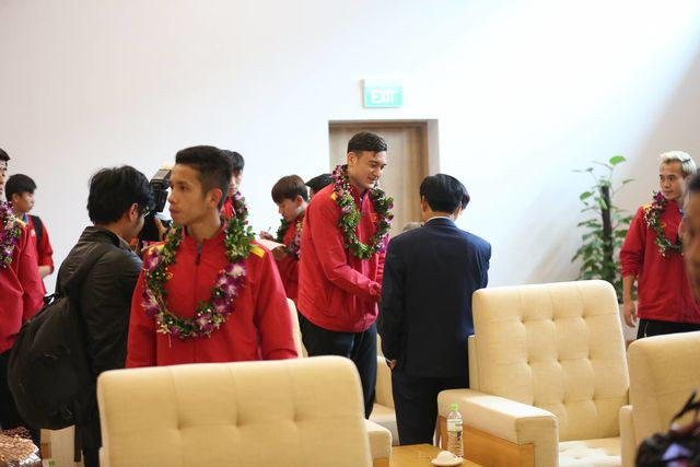 Thủ môn Văn Lâm nhận được sự quan tâm lớn từ các lãnh đạo ngành thể thao.