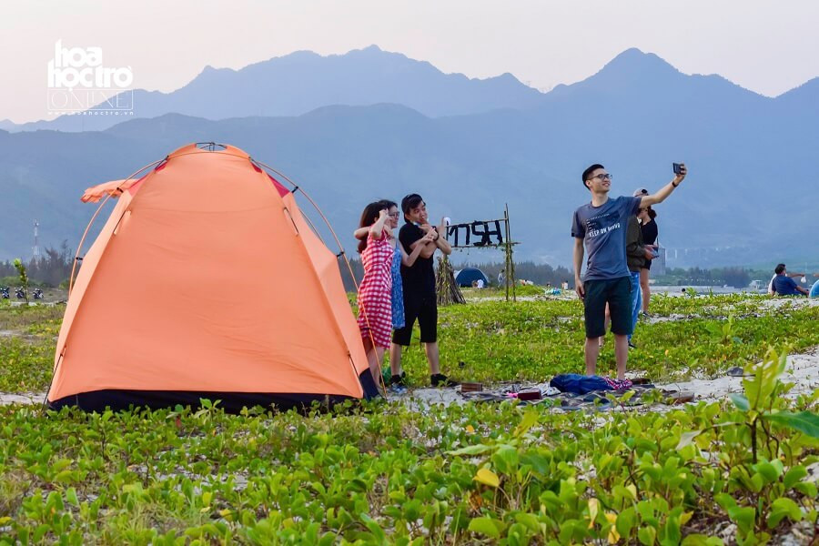 Sẵn sàng cắm trại để không bỏ lỡ những khoảnh khắc đẹp của mùa rêu.