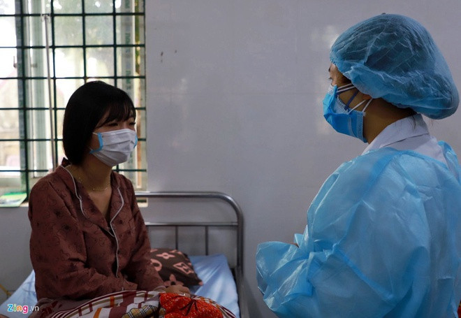 Bệnh nhân nghi nhiễm nCoV đang được chăm sóc, điều trị tại Trung tâm Y tế huyện Bình Xuyên (Vĩnh Phúc). Ảnh: Hồng Quang.