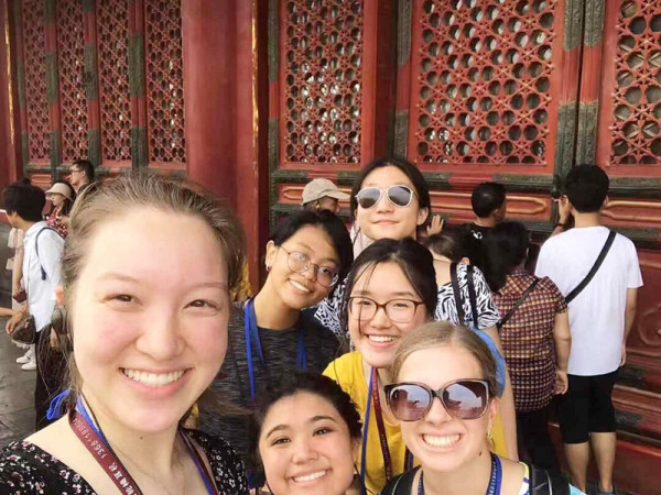 Google Doodle vinh danh "những con người nhỏ bé phi thường" giữa đại dịch ảnh 12 Google Doodle vinh danh "những con người nhỏ bé phi thường" giữa đại dịch ảnh 12