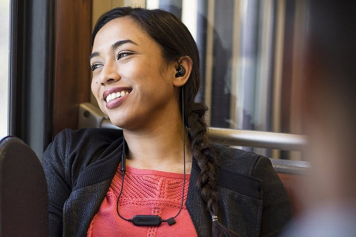 SHURE SE112 VÀ SE112 là đối thủ đáng gờm nhờ cung cấp âm thanh tuyệt vời, sự thoải mái cho đôi tai, với mức giá phải chăng.