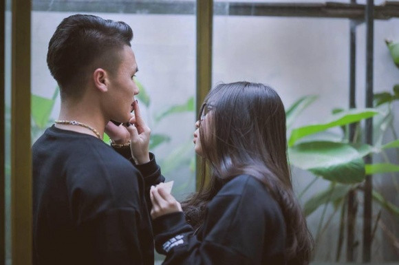 Fan thích thú trước phản ứng của Quang Hải khi thấy bạn gái trang điểm đậm ảnh 3 Fan thích thú trước phản ứng của Quang Hải khi thấy bạn gái trang điểm đậm ảnh 3